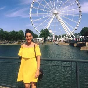 Meet your Posher, Amira